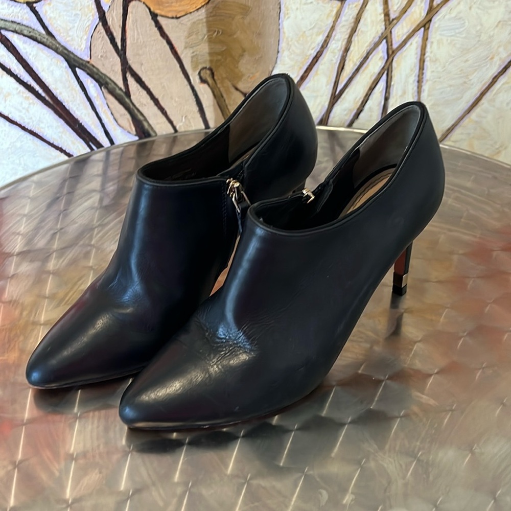 Tory Burch leather heeled booties. Size 5 1/2